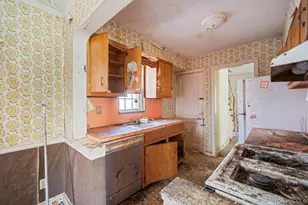 140 Freeman Ave, Elmont, NY 11003 - Photo 7