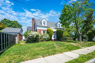 140 Freeman Ave, Elmont, NY 11003 - Photo 3