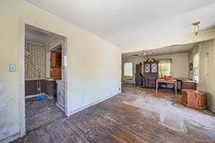 140 Freeman Ave, Elmont, NY 11003 - Photo 9