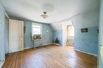 140 Freeman Avenue, Elmont, NY 11003 - Photo 13