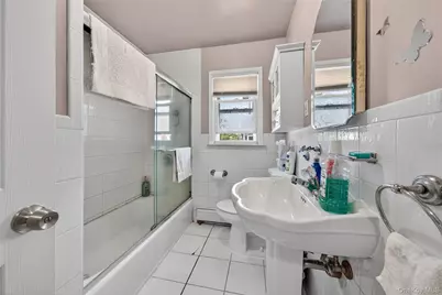 18 President Street, Freeport, NY 11520 - Photo 5