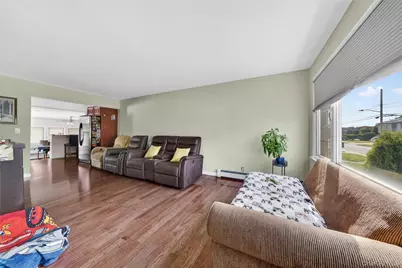 18 President Street, Freeport, NY 11520 - Photo 3