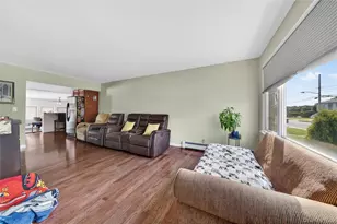 18 President St, Freeport, NY 11520 - Photo 3