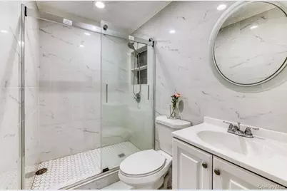 70 Sycamore Lane, Levittown, NY 11756 - Photo 7