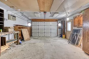 70 Sycamore Ln, Levittown, NY 11756 - Photo 11