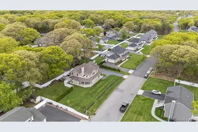 8 Manhattan Avenue, Centereach, NY 11720 - Photo 39
