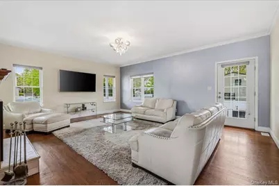 8 Manhattan Avenue, Centereach, NY 11720 - Photo 7