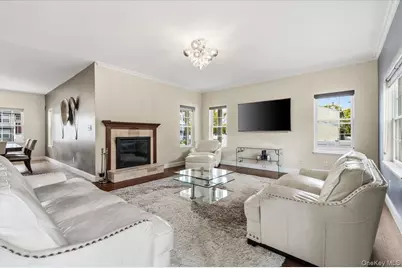 8 Manhattan Avenue, Centereach, NY 11720 - Photo 5
