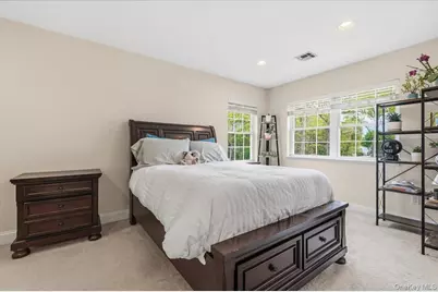 8 Manhattan Avenue, Centereach, NY 11720 - Photo 25