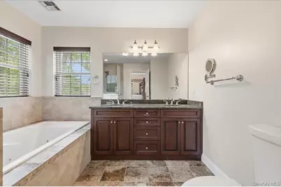 8 Manhattan Avenue, Centereach, NY 11720 - Photo 21