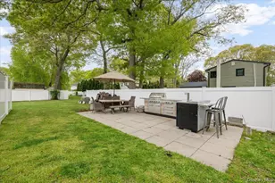 8 Manhattan Ave, Centereach, NY 11720 - Photo 35