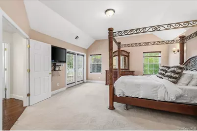 8 Manhattan Avenue, Centereach, NY 11720 - Photo 17