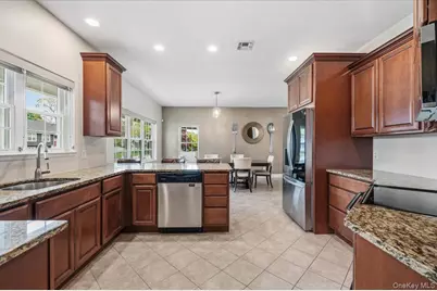 8 Manhattan Avenue, Centereach, NY 11720 - Photo 11