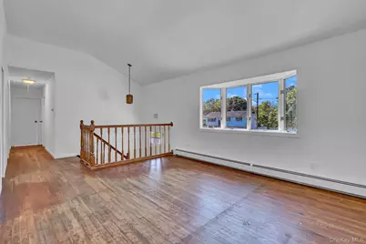 335 Babylon Street, Islip Terrace, NY 11752 - Photo 5