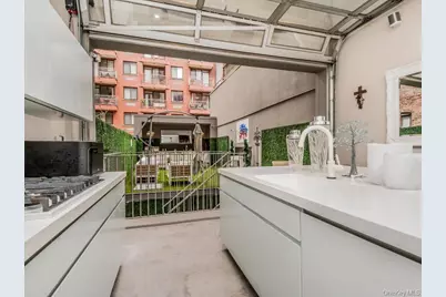 224 E 14th Street #1, New York, NY 10003 - Photo 23