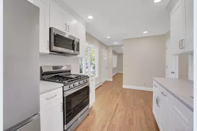 11 Parkwood Road, Westbury, NY 11590 - Photo 7