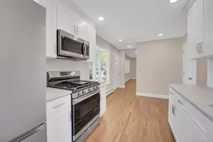 11 Parkwood Rd, Westbury, NY 11590 - Photo 7