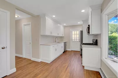 11 Parkwood Road, Westbury, NY 11590 - Photo 5