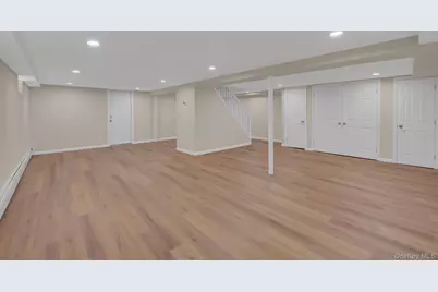 11 Parkwood Road, Westbury, NY 11590 - Photo 19
