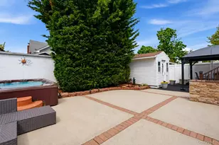 160-44 98th St, Howard Beach, NY 11414 - Photo 17
