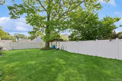 650 Eagle Avenue, West Hempstead, NY 11552 - Photo 13