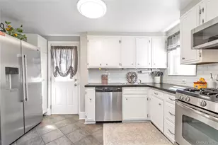 324 Beebe Rd, Mineola, NY 11501 - Photo 5