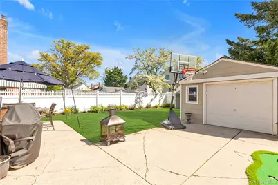 324 Beebe Road, Mineola, NY 11501 - Photo 19