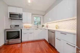 132 Litchfield Ave, Babylon, NY 11702 - Photo 5