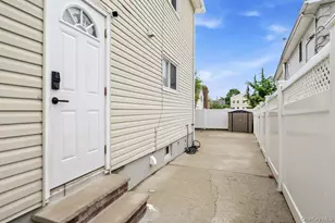 98 Seville St, Elmont, NY 11003 - Photo 29