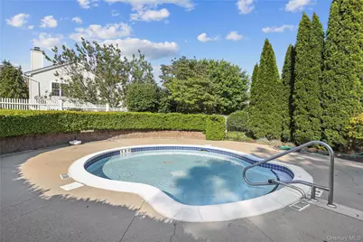 65 Eldorado Court, White Plains, NY 10603 - Photo 21