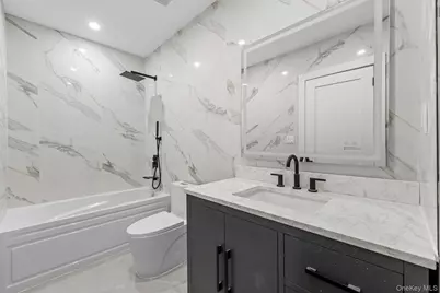 9016 102nd Street, Richmond Hill, NY 11418 - Photo 15