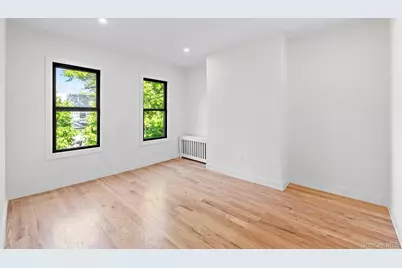 9016 102nd Street, Richmond Hill, NY 11418 - Photo 17