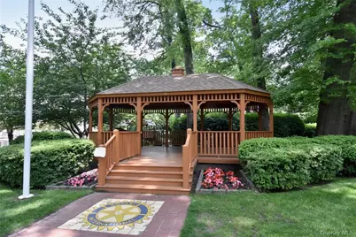 504 Fifth Avenue, Pelham, NY 10803 - Photo 13