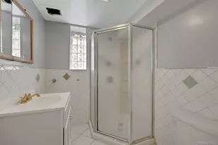 2798 Pond Pl, Bronx, NY 10458 - Photo 19