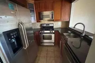 94-24 Magnolia Ct, Jamaica, NY 11417 - Photo 5