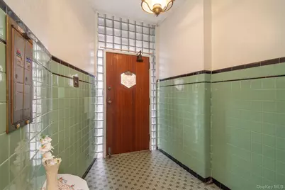 1087 Pierce Avenue, Bronx, NY 10461 - Photo 3