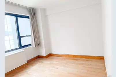 210 E 47th Street #7D, New York, NY 10017 - Photo 27