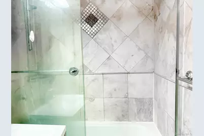 210 E 47th Street #7D, New York, NY 10017 - Photo 35