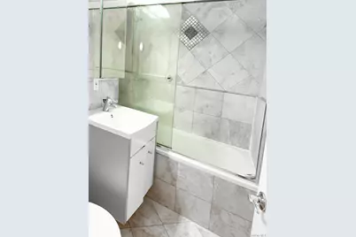 210 E 47th Street #7D, New York, NY 10017 - Photo 33