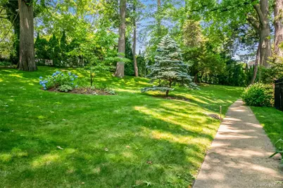 915 Wynnewood Road #G2, Pelham, NY 10803 - Photo 21