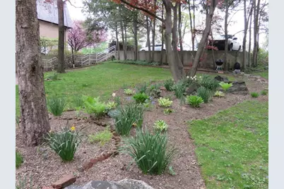 915 Wynnewood Road #G2, Pelham, NY 10803 - Photo 17
