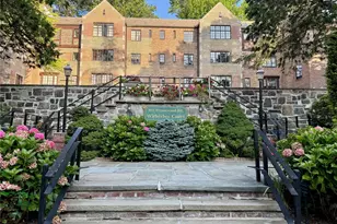 915 Wynnewood Rd, Pelham, NY 10803 - Photo 3