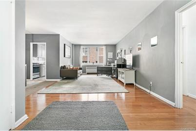 12 Westchester Avenue #3h, White Plains, NY 10601 - Photo 1