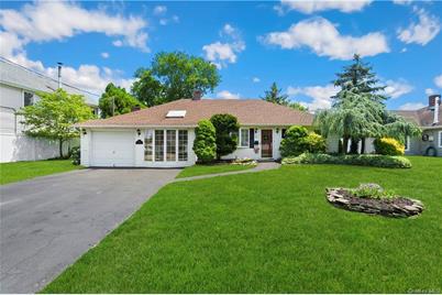 3 Perth Road, Massapequa, NY 11758 - Photo 1