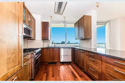 640 W 237th Street #11A, Bronx, NY 10463 - Photo 7