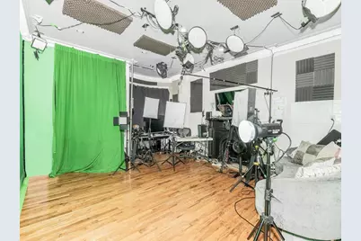 115 E 39th Street, New York, NY 10016 - Photo 11