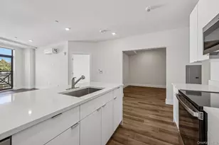 199 E Post Rd, White Plains, NY 10601 - Photo 13