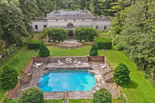 - Wheatley Rd, Old Westbury, NY 11568 - Photo 31