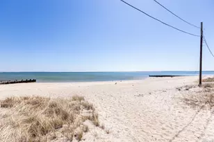 400 Wells Rd, Laurel, NY 11948 - Photo 15