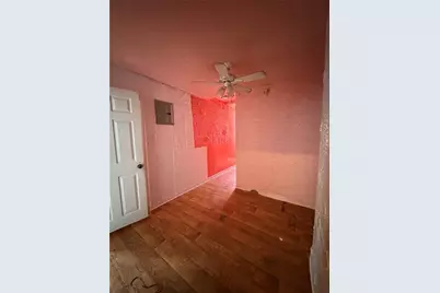 95-07 Roosevelt Avenue, Jackson Heights, NY 11372 - Photo 13